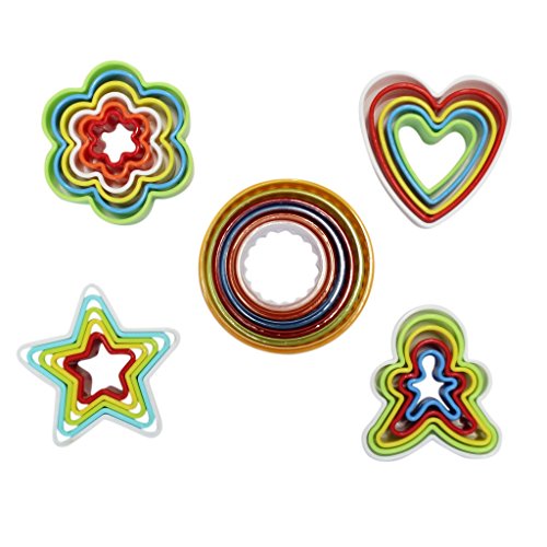 M emporte-pièces colorés en plastique cœurs éto...