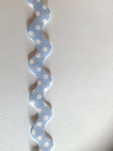 Sew Many Buttons 3 M Bleu pâle à pois blanc, rickrack (Parfois écrit Ricrac) est un matériau "Plat étroit en forme en zigzag, utilisé comme une coupe pour couture. rickrack est utilisé pour fournir un bord Finition pour tissu. possède également de nombreux autres usages tels que les travaux manuels. code EAN 5060494662493 