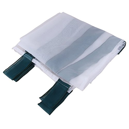 Rideaux de fil écru avec ruban vert foncé, ride...