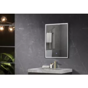  Miroir de salle de bain LED 50x70cm à luminosité variable avec cadre en aluminium noir LuxuryBain code EAN 7864453658972 