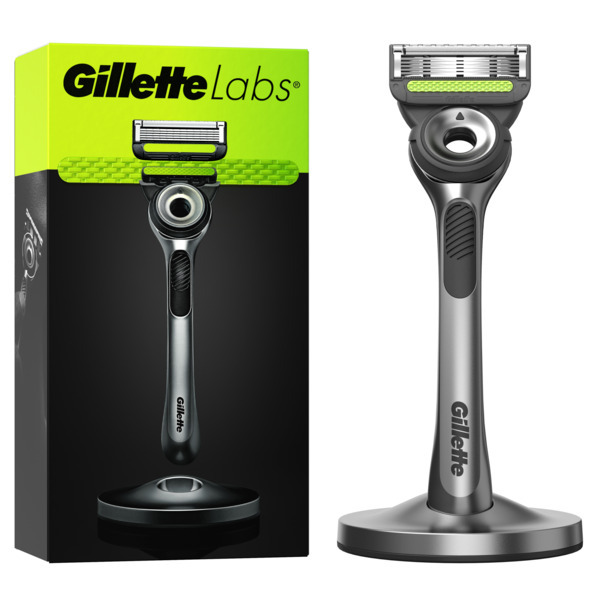 GILLETTE RASOIR POUR HOMME SILVER + 1 RECHARGE 
 code EAN 8006540661666 