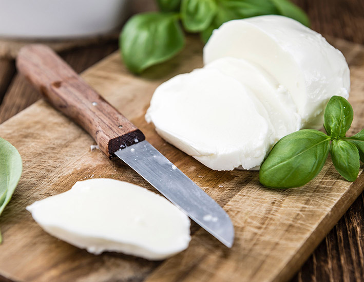 L'ITALIE DES FROMAGES MOZZARELLA DI BUFALA CAMPANA DOP 24% MAT.GR. code EAN 8059070740318 