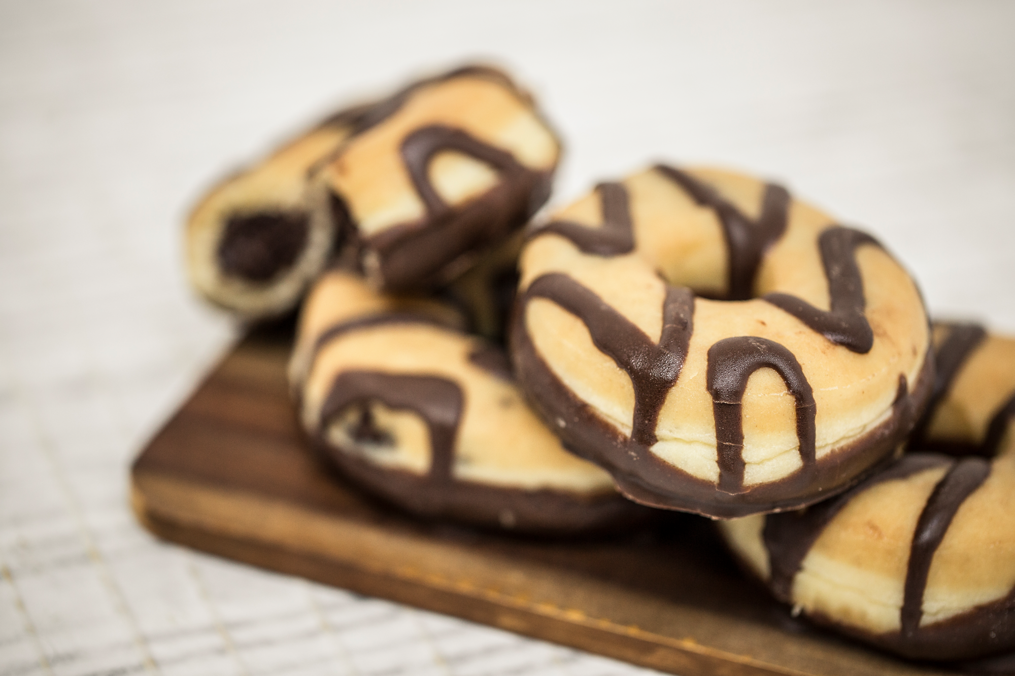 DOTS 4 Donuts au chocolat fourrés décorés  code EAN 8424465927443 