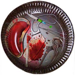 Assiettes en papier Halloween avec des chirurgi...