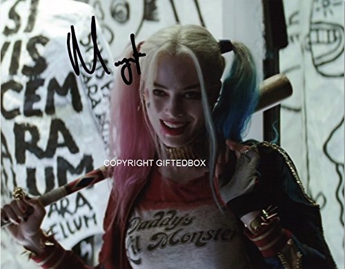 GIFTEDBOX Édition limitée Photo dédicacée par Margot Robbie de Suicide Squad code EAN 8800204078018 
