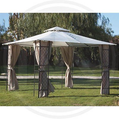 'Tonnelle en acier à panneaux angulaires 