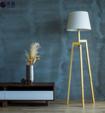 CU@EY Plancher en bois trépied , lire , Dessin ...