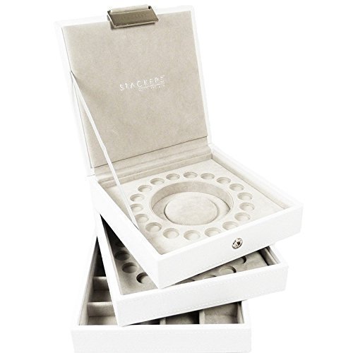 Bracelet à breloques perles blanches et boîte à...