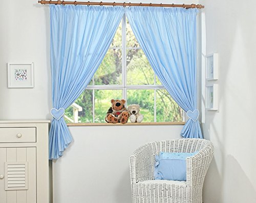 Paire de rideaux bleus et embrases coeurs