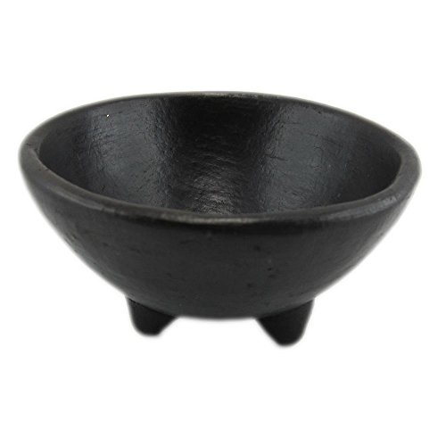 Chaudron noir trépied