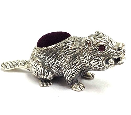 Beaver style victorien avec Ruby Yeux Coussin à...